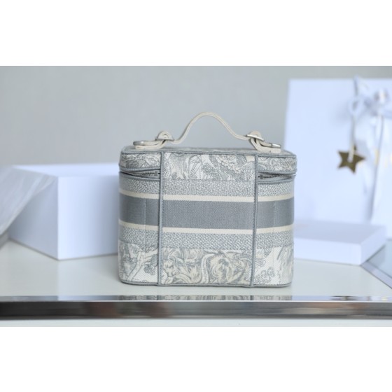 DIOR TRAVEL VANITY Cosmetic Bag