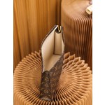 Louis Vuitton ➋➏ toiletry bag 𝙈47542