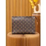 Louis Vuitton ➋➏ toiletry bag 𝙈47542