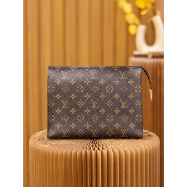 Louis Vuitton ➋➏ toiletry bag 𝙈47542