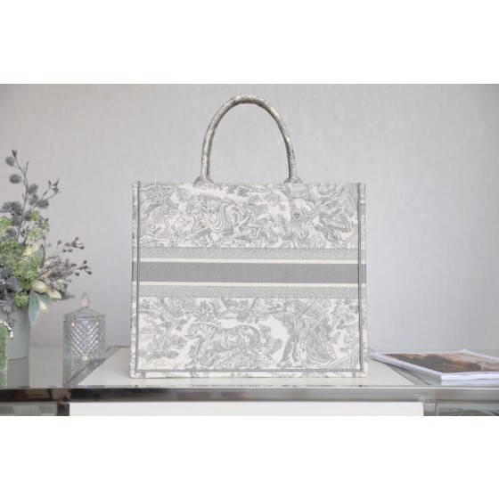 DIOR TOTE Grey Tiger