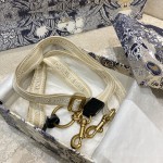 Dior 最新迷你肩带