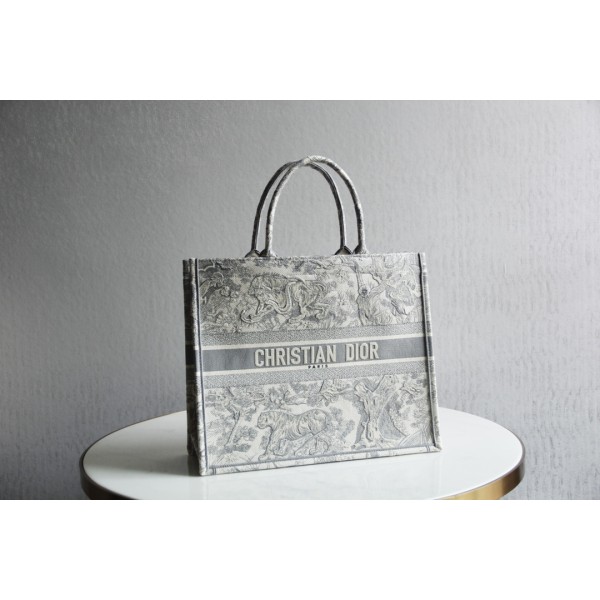 DIOR TOTE Grey Tiger
