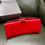 BALENCIAGA 𝐇𝐨𝐮𝐫𝐠𝐥𝐚𝐬𝐬 𝐒 The hourglass bag of the fashion world