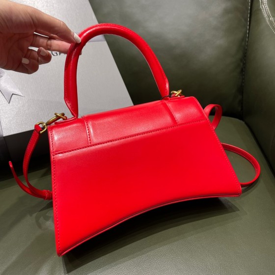 BALENCIAGA 𝐇𝐨𝐮𝐫𝐠𝐥𝐚𝐬𝐬 𝐒 The hourglass bag of the fashion world