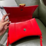 BALENCIAGA 𝐇𝐨𝐮𝐫𝐠𝐥𝐚𝐬𝐬 𝐒 The hourglass bag of the fashion world