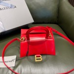 BALENCIAGA 𝐇𝐨𝐮𝐫𝐠𝐥𝐚𝐬𝐬 𝐗𝐒 The hourglass bag of the fashion world