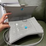 BALENCIAGA 𝐇𝐨𝐮𝐫𝐠𝐥𝐚𝐬𝐬𝐬 𝐒 crocodile-textured cowhide