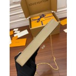 Louis Vuitton M69977