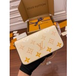 Louis Vuitton M80498