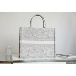 DIOR TOTE Grey embroidery
