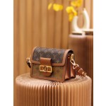 Louis Vuitton𝘿𝘼𝙐𝙋𝙃𝙄𝙉𝙀 Daphne M44580