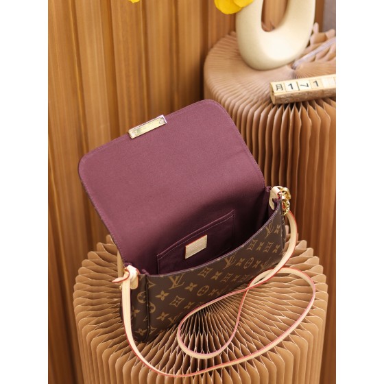 Louis Vuitton 𝐅𝐀𝐕𝐎𝐑𝐈𝐓𝐄 M40718