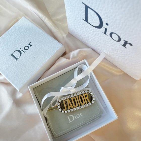 Dior hair clip