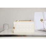 [DlOR CARO] White soft cow leather rattan check pattern