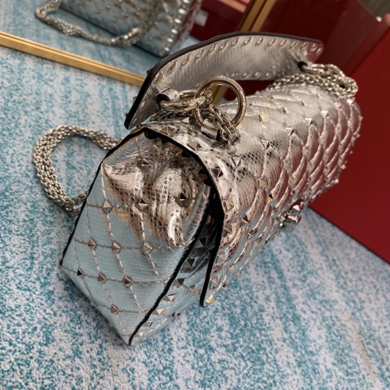 Valentino's new Fan Bingbing handbag of the same style V0122