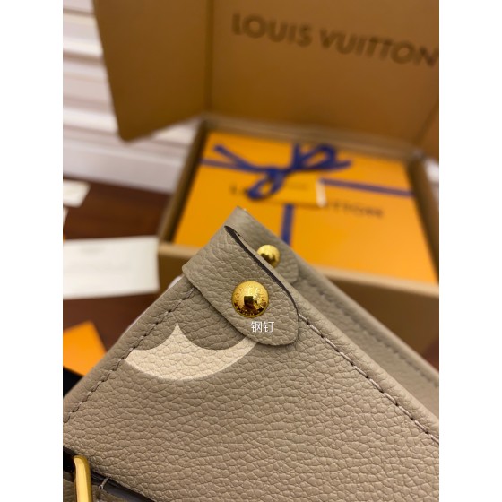 Louis Vuitton tote bag M45779