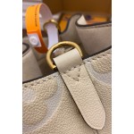 Louis Vuitton exclusive starting model: M45716