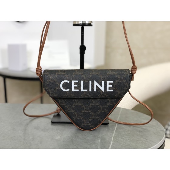 CELINE 𝑇𝑟𝑎𝑛𝑔𝑙𝑒 〰 Triangle bag model: 195902