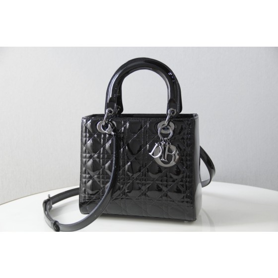 Dior five grid lacquer leather gun deduction number 44532