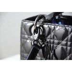 Dior five grid lacquer leather gun deduction number 44532