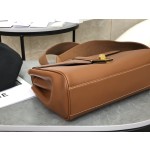 CELINE 𝗧𝗘𝗘𝗡𝗦𝗢𝗙𝗧𝟭𝟲 Model: 196853