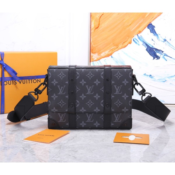 Louis Vuitton M45727 This small cuboid Trunk messenger bag