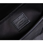 Louis Vuitton M45727 This small cuboid Trunk messenger bag