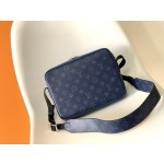 Louis Vuitton LU OUTDOOR messenger bag