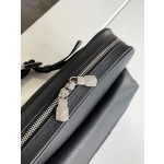 Louis Vuitton LU OUTDOOR messenger bag