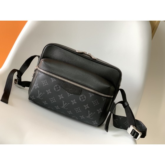 Louis Vuitton LU OUTDOOR messenger bag