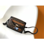 Louis Vuitton M80159 embroidery this paragraph Mini Soft Trunk chain bag