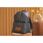 Louis Vuitton 𝘿𝙄𝙎𝘾𝙊𝙑𝙀𝙍𝙔 Backpack M45218