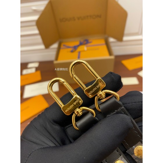 Louis Vuitton M80399