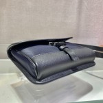 Prada messenger bag 🎉 2ZH108