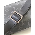 Louis Vuitton DISCOVERY belt bag