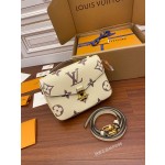 Louis Vuitton  M45596
