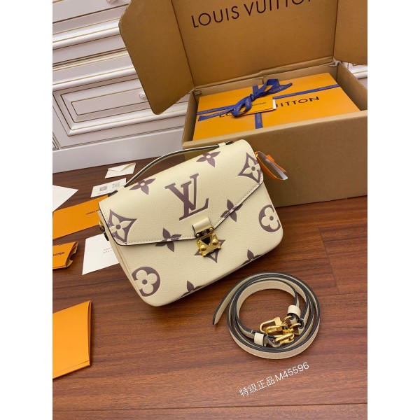 Louis Vuitton  M45596