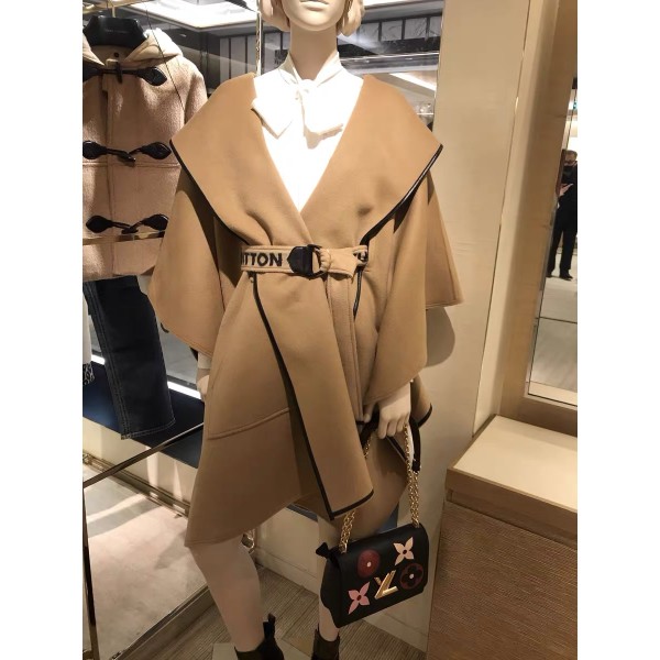 Louis Vuitton Shawl Coat Q38 (Consult customer service to confirm size before placing a custom order)