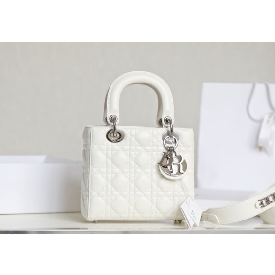 LADY DIOR MY ABCDIOR 〰️ white DR-091