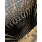 FENDI's latest suede fabric tortoiseshell portable crossbody cute