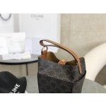 CELINE 𝗦𝗧𝗥𝗔𝗣𝗕𝗢𝗫𝗕𝗮𝗴𝗴 French fries model: 197142