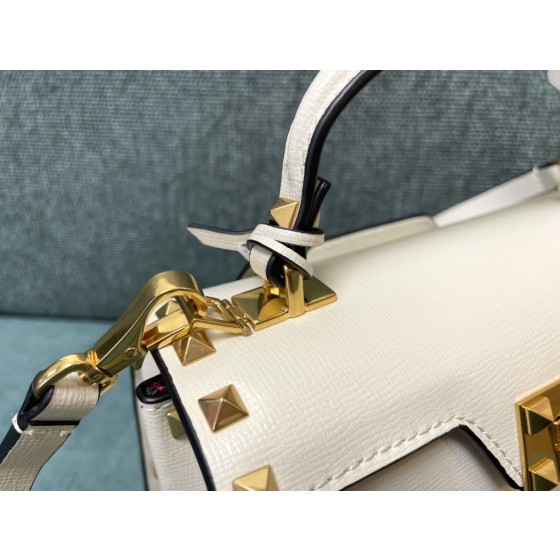 Valentino Tote Bag in Grained Calfskin Model: 0488