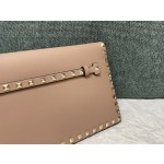 Valentino Classic Rivet Clutch Model: 1318