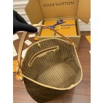 Louis Vuitton M40353