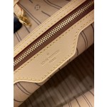 Louis Vuitton M40353