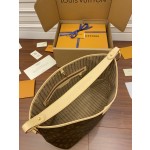 Louis Vuitton's exclusive debut model: M40352 Super Enhanced Edition