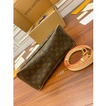 Louis Vuitton's exclusive debut model: M40352 Super Enhanced Edition