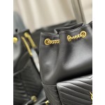 SAINT LAURENT  V型绗缝迷你水桶包型号：672609