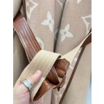Louis Vuitton Cashmere Coat (Consult customer service to confirm size before placing a custom order)